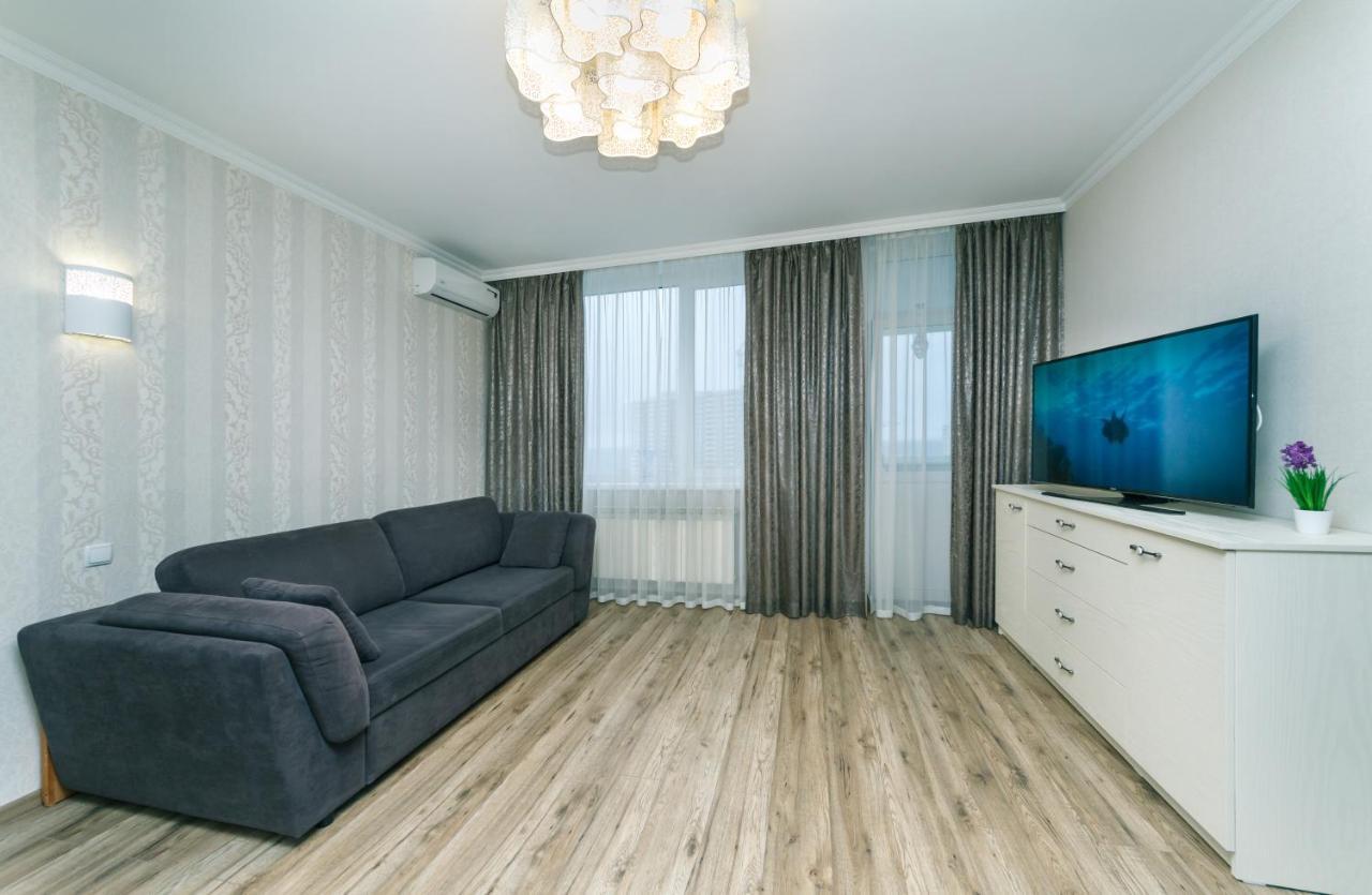 Лучшая Квартира В Броварах Brovary Esterno foto