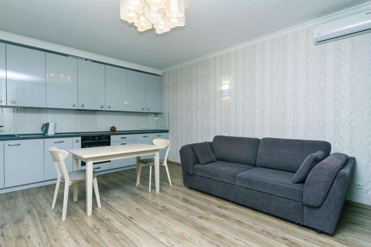 Лучшая Квартира В Броварах Brovary Esterno foto